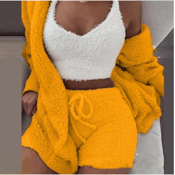 3 Pieces Of Fashionable Ladies Plush Home Clothes - Image 5